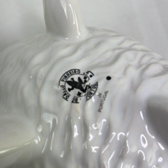 Bordallo Penereiro Three Legged Shell Bowl - Picture 6 of 7